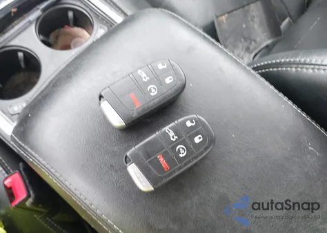 2013 Dodge Charger R/T Plus z USA, uszkodzony, nr VIN 2C3CDXCT9DH690210